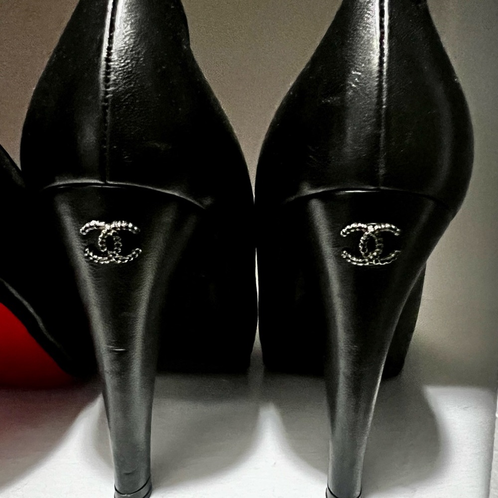 Chanel black platform CC heels - Picture 12 of 12